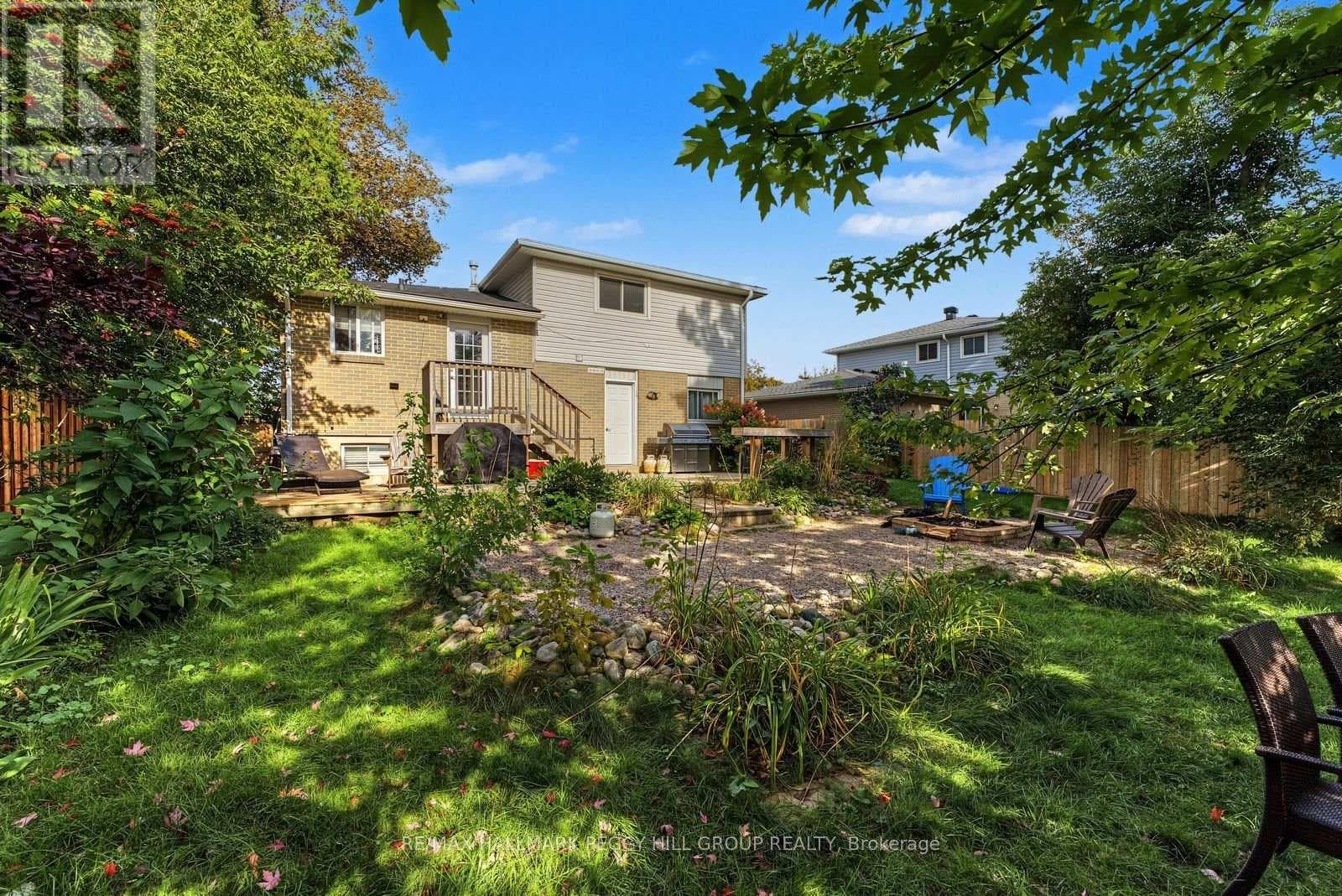 Single Family at Lower- 9 Baker Crescent, Barrie (Cundles East), Ontario - Photo 8 - RE/MAX Garden City Realty
