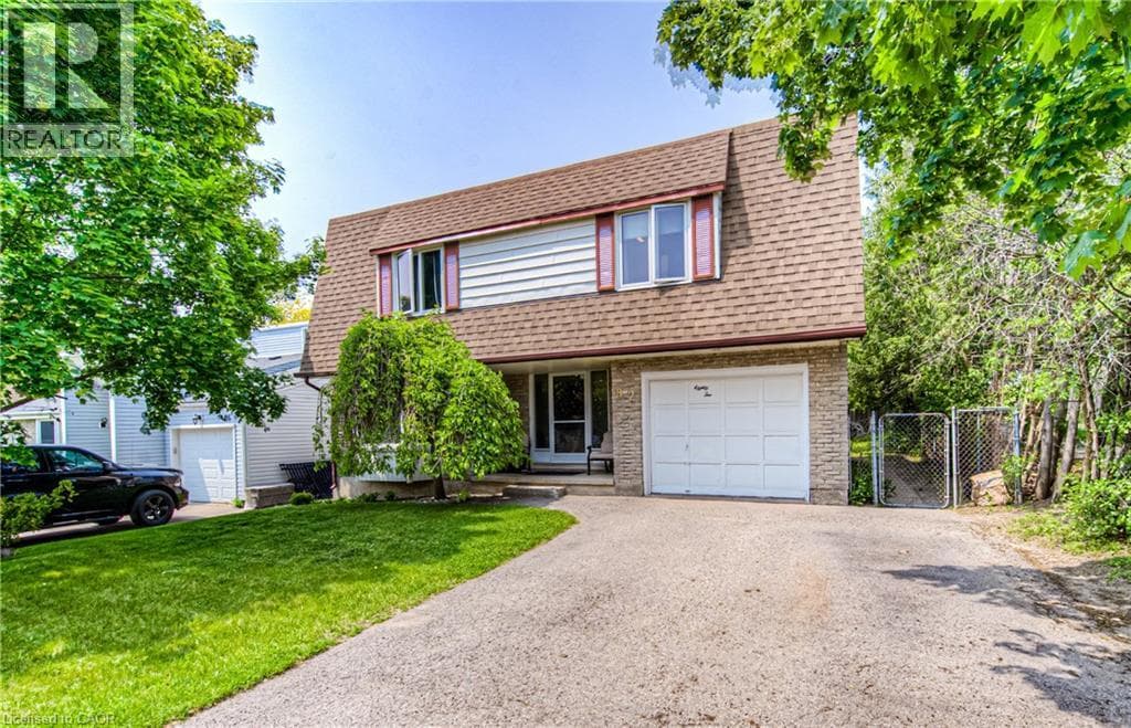 82 ROSENEATH Crescent