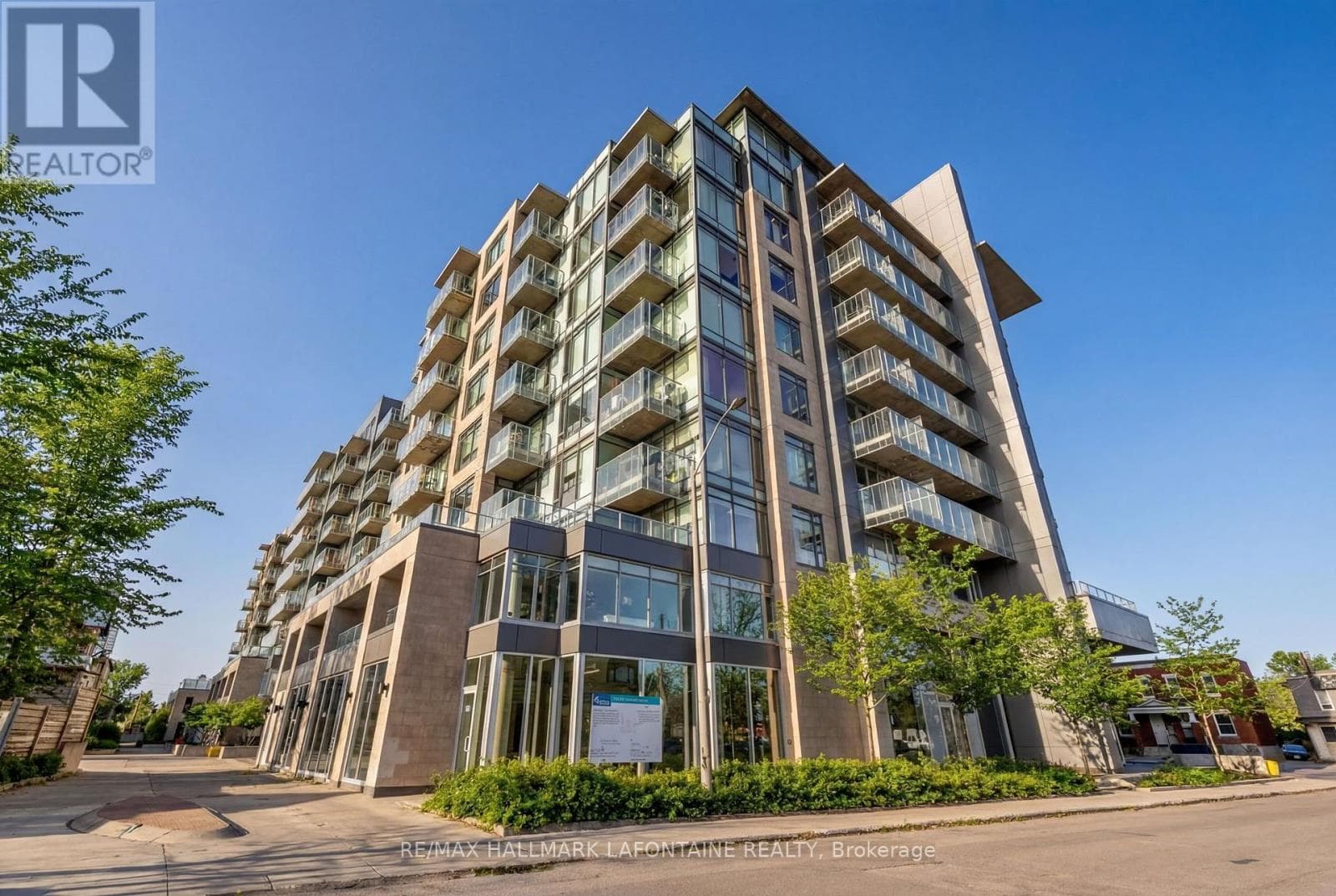 204- 88 Richmond Road