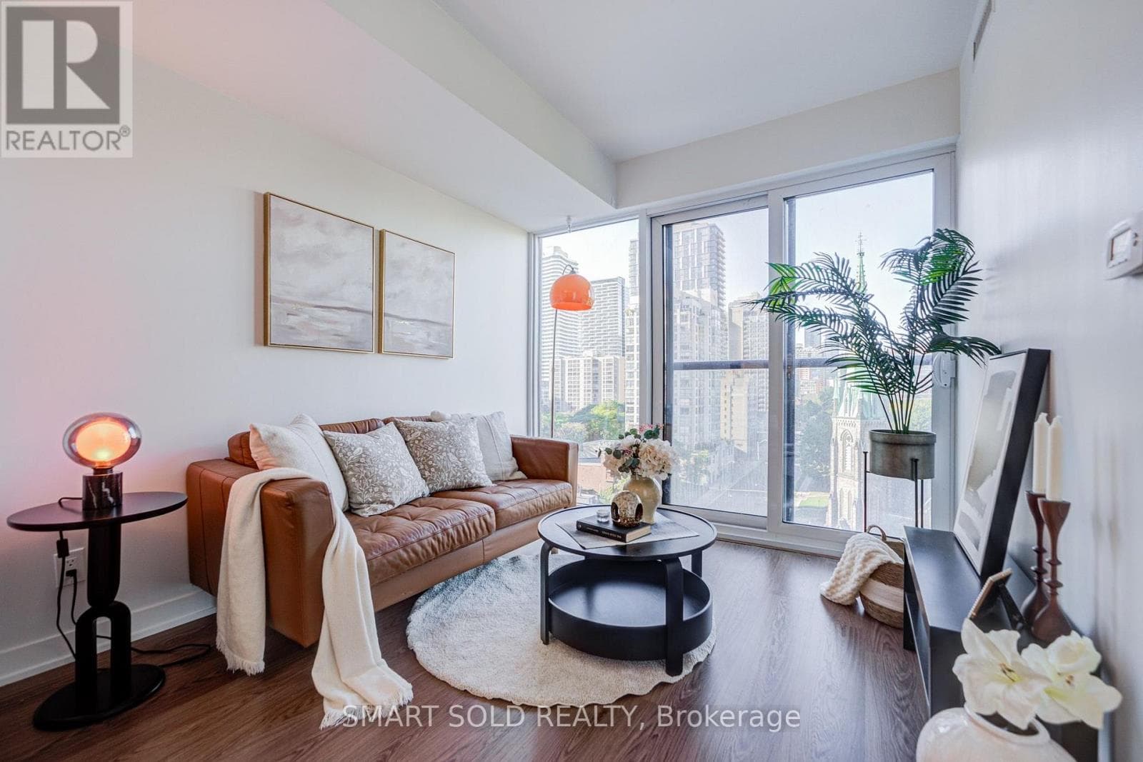 907- 319 Jarvis Street