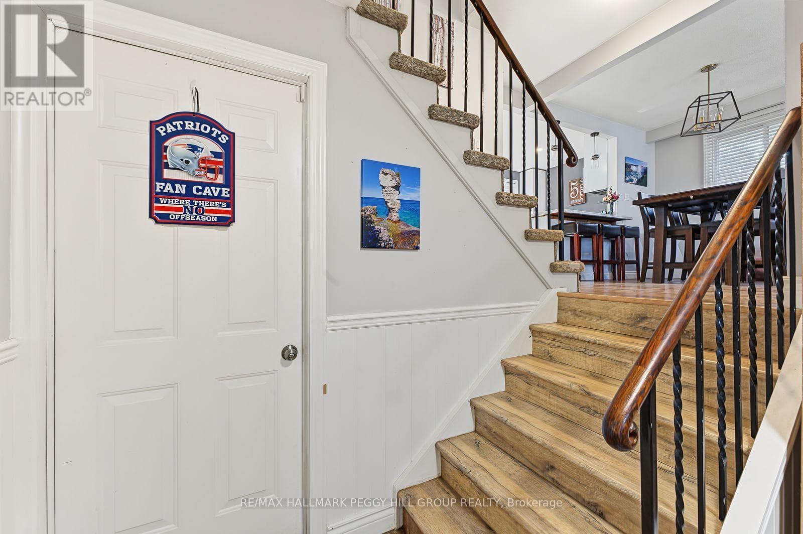 Single Family at Upper- 9 Baker Crescent, Barrie (Cundles East), Ontario - Photo 2 - RE/MAX Garden City Realty