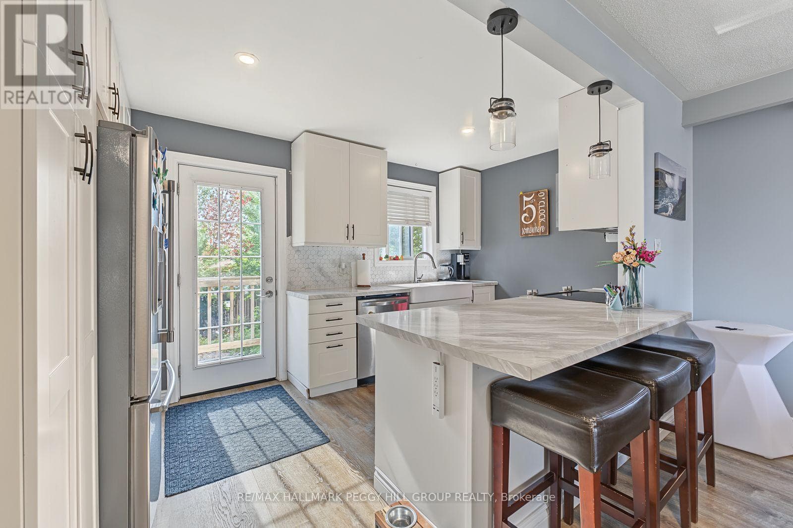 Single Family at Upper- 9 Baker Crescent, Barrie (Cundles East), Ontario - Photo 6 - RE/MAX Garden City Realty