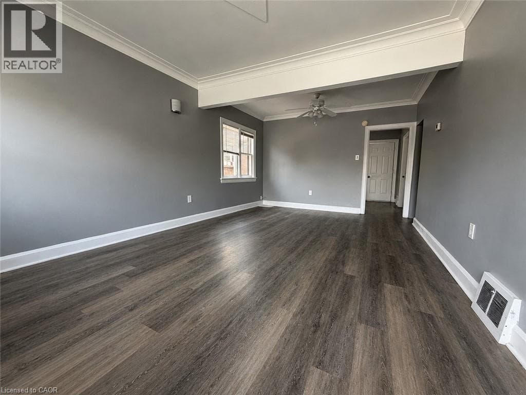 Single Family at 36 BRIGHTON Avenue, St. Catharines, Ontario - Photo 7 - RE/MAX Garden City Realty