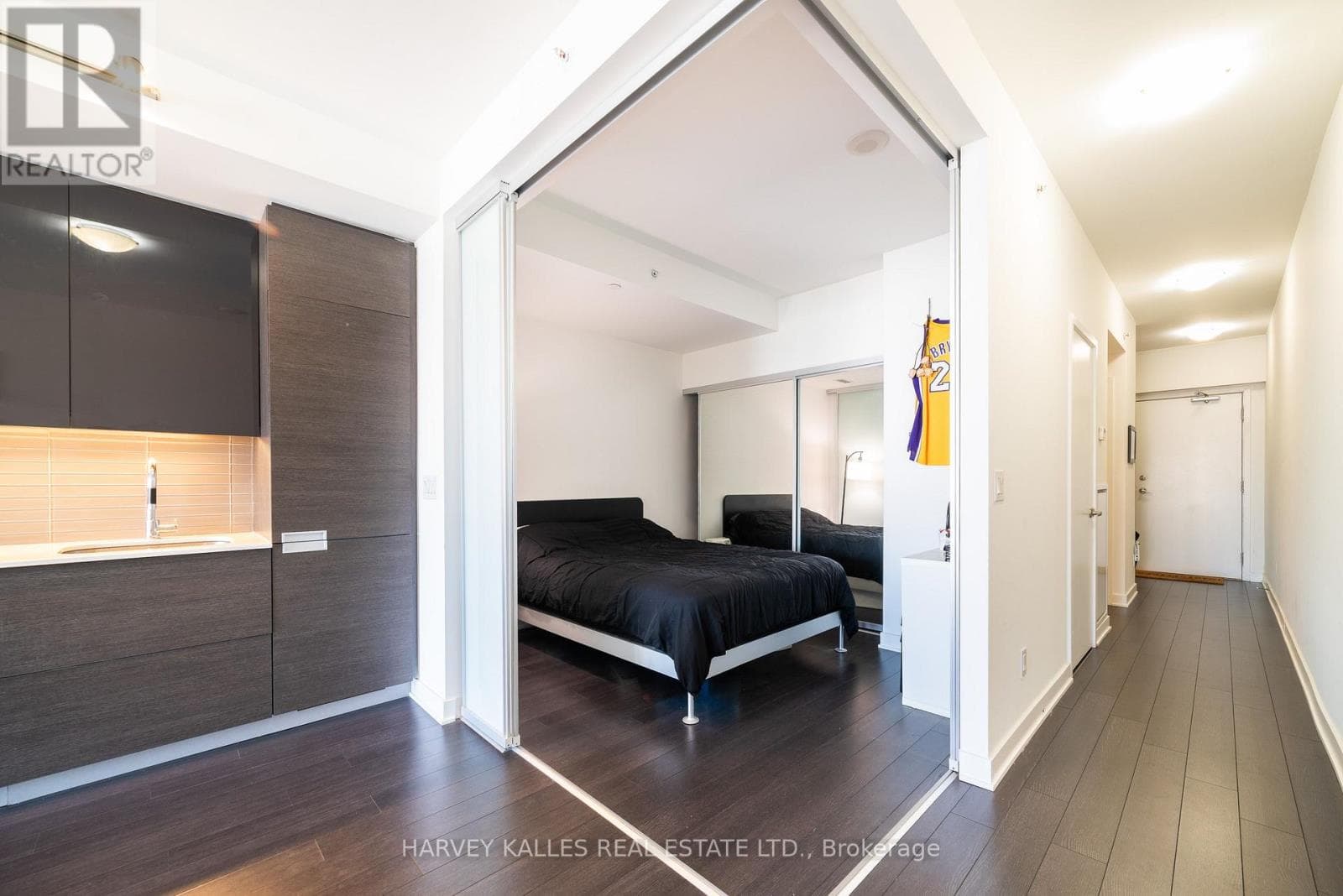 Single Family at 1610- 210 Simcoe Street, Toronto (Kensington-Chinatown), Ontario - Photo 10 - RE/MAX Garden City Realty