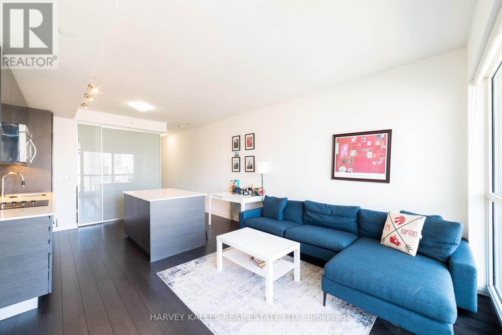 Single Family at 1610- 210 Simcoe Street, Toronto (Kensington-Chinatown), Ontario - Photo 6 - RE/MAX Garden City Realty