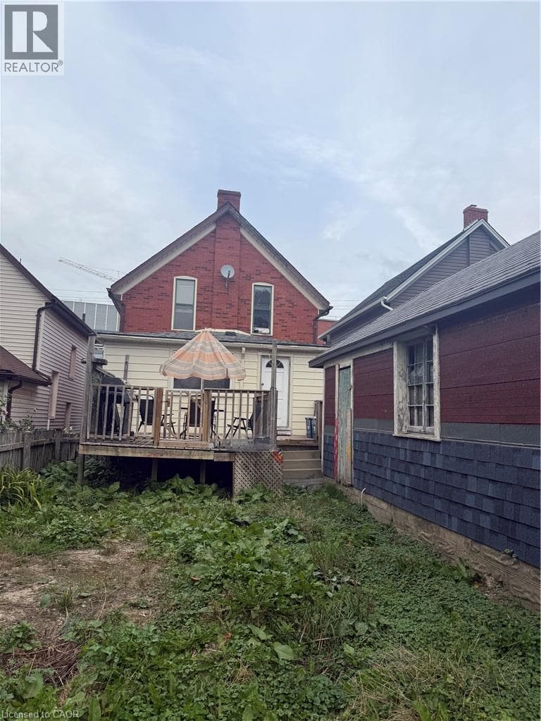 Single Family at 429 PARK Street, Kitchener, Ontario - Photo 3 - RE/MAX Garden City Realty