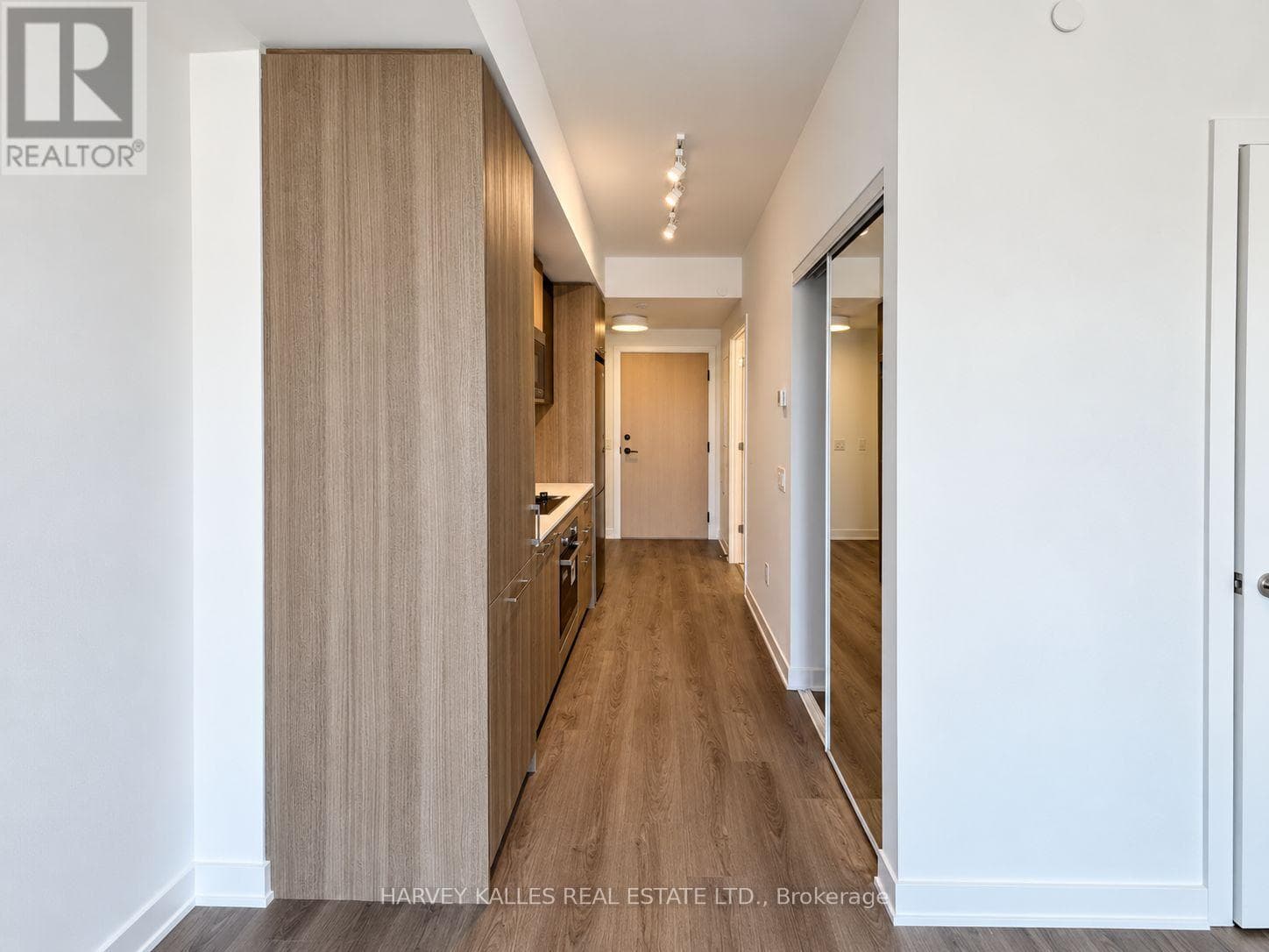 Single Family at 450- 30 Dreamers Way, Toronto (Regent Park), Ontario - Photo 8 - RE/MAX Garden City Realty