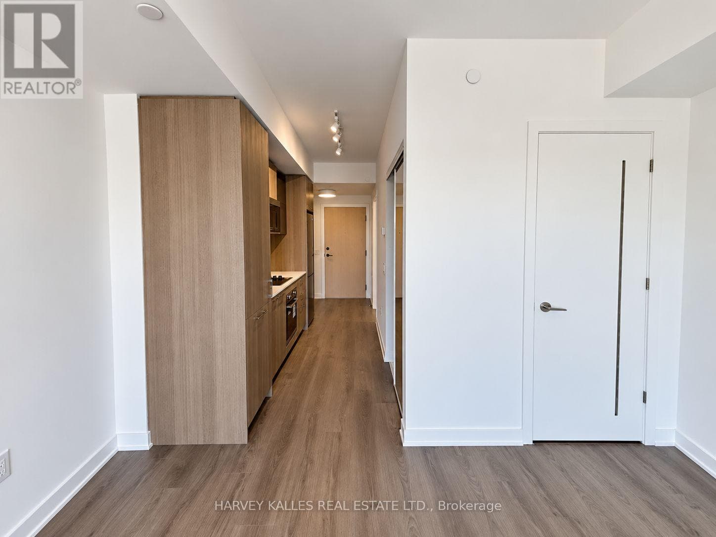 Single Family at 450- 30 Dreamers Way, Toronto (Regent Park), Ontario - Photo 9 - RE/MAX Garden City Realty