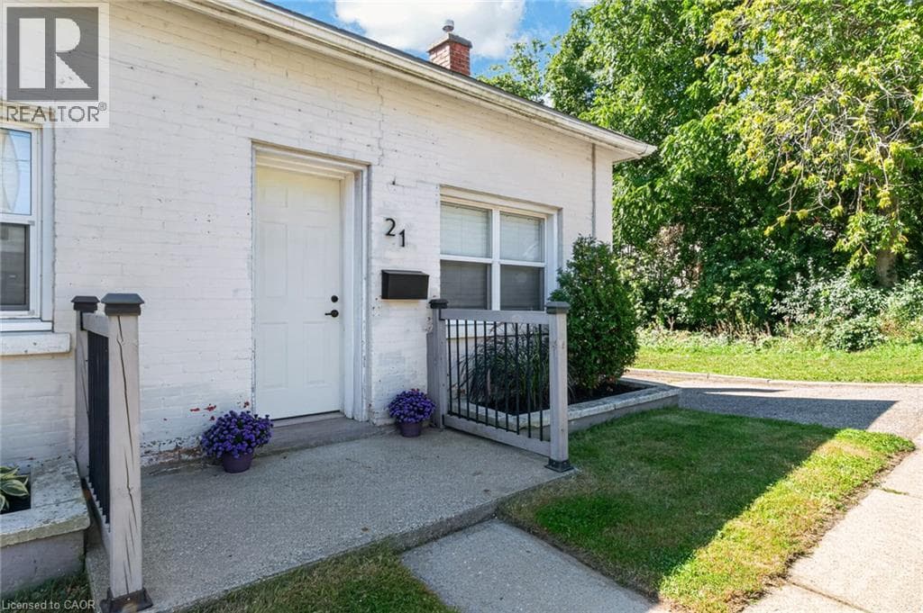 Single Family at 21 CEDAR Street, Cambridge, Ontario - Photo 3 - RE/MAX Garden City Realty