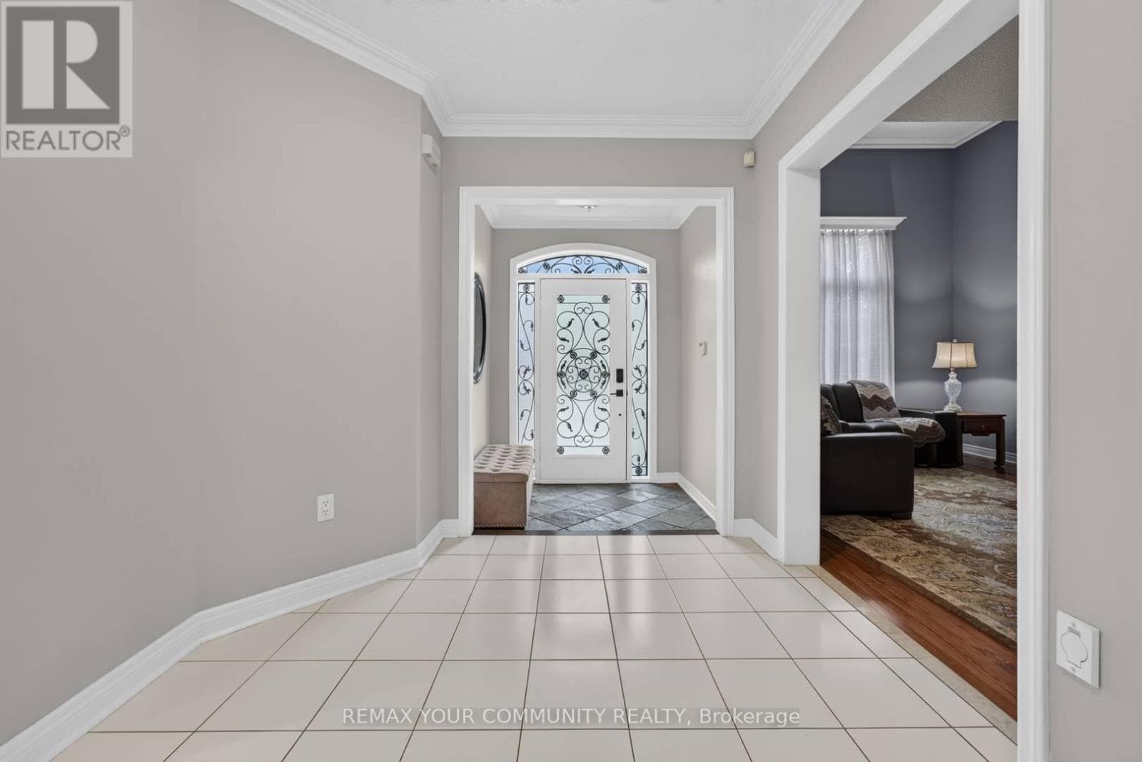 Single Family at 786 Exceller Circle, Newmarket (Stonehaven-Wyndham), Ontario - Photo 7 - RE/MAX Garden City Realty