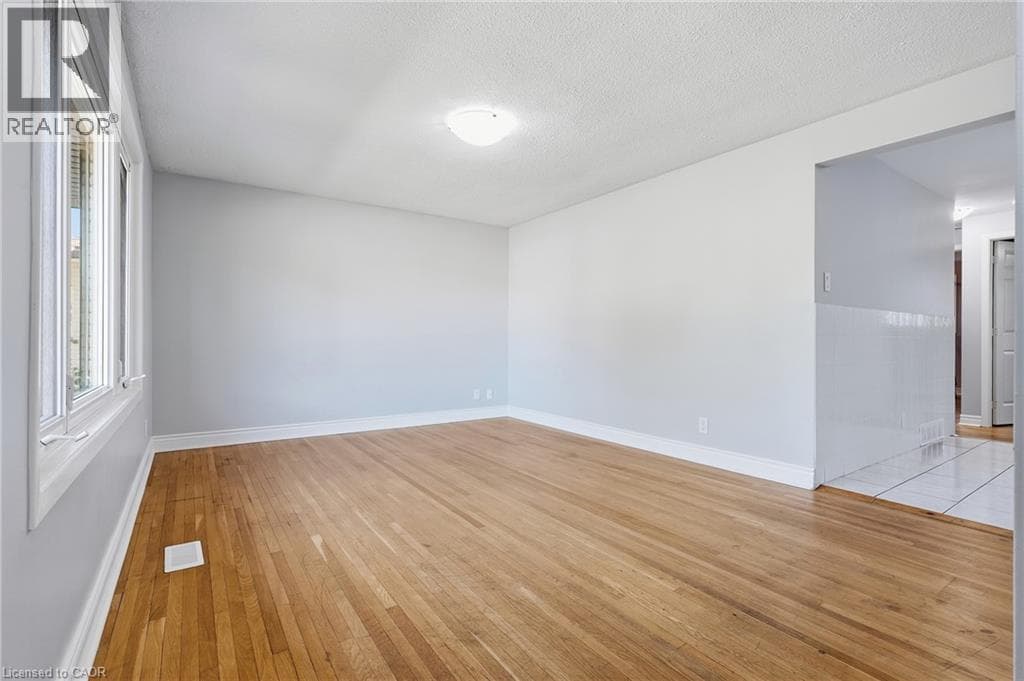 Single Family at 27 APPALACHIAN Crescent, Kitchener, Ontario - Photo 7 - RE/MAX Garden City Realty