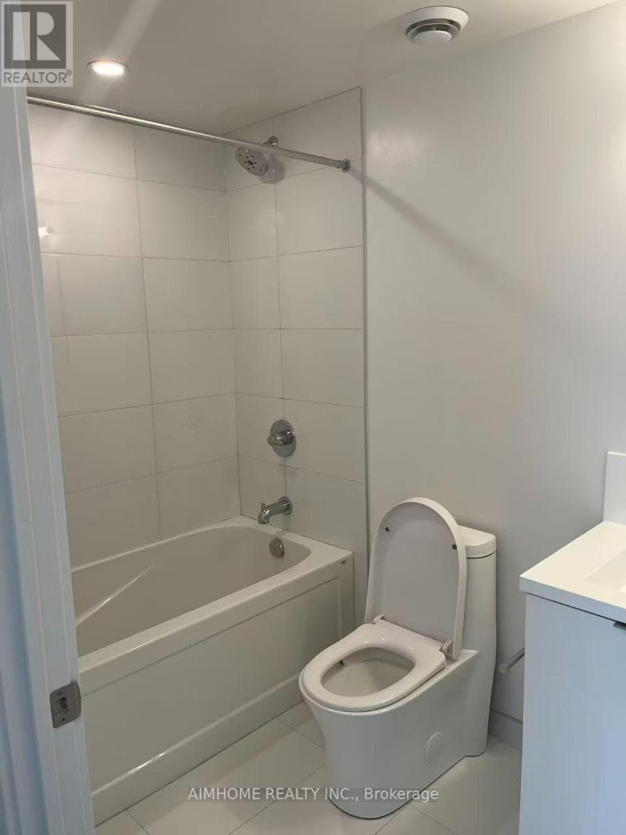 Single Family at 2802- 238 Simcoe St Street, Toronto (Kensington-Chinatown), Ontario - Photo 2 - RE/MAX Garden City Realty
