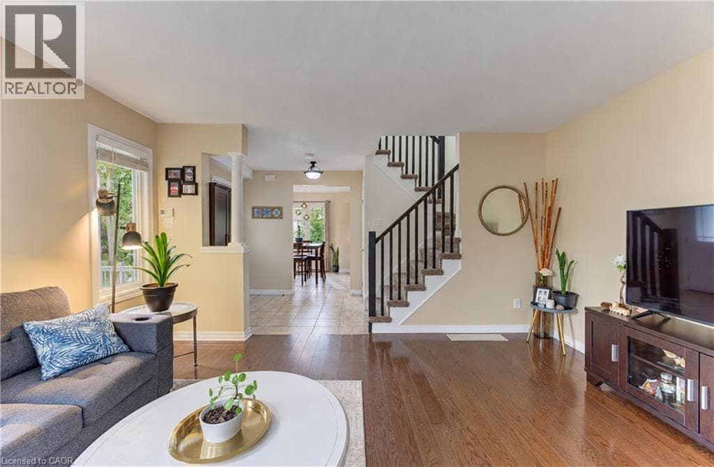 Single Family at 40- 10 FOXGLOVE Crescent, Kitchener, Ontario - Photo 10 - RE/MAX Garden City Realty