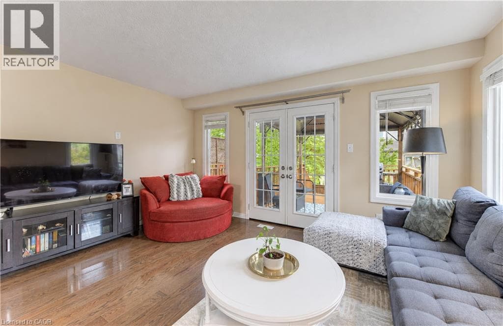Single Family at 40- 10 FOXGLOVE Crescent, Kitchener, Ontario - Photo 8 - RE/MAX Garden City Realty