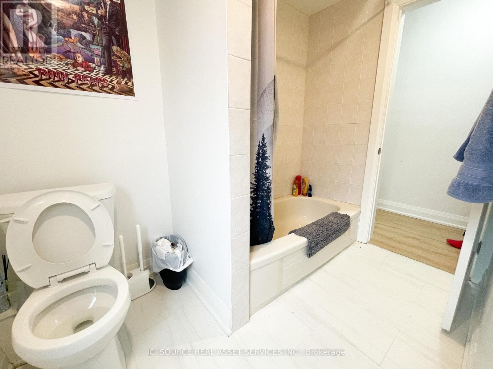 Single Family at 1- 20 Sullivan Street, Toronto (Kensington-Chinatown), Ontario - Photo 3 - RE/MAX Garden City Realty