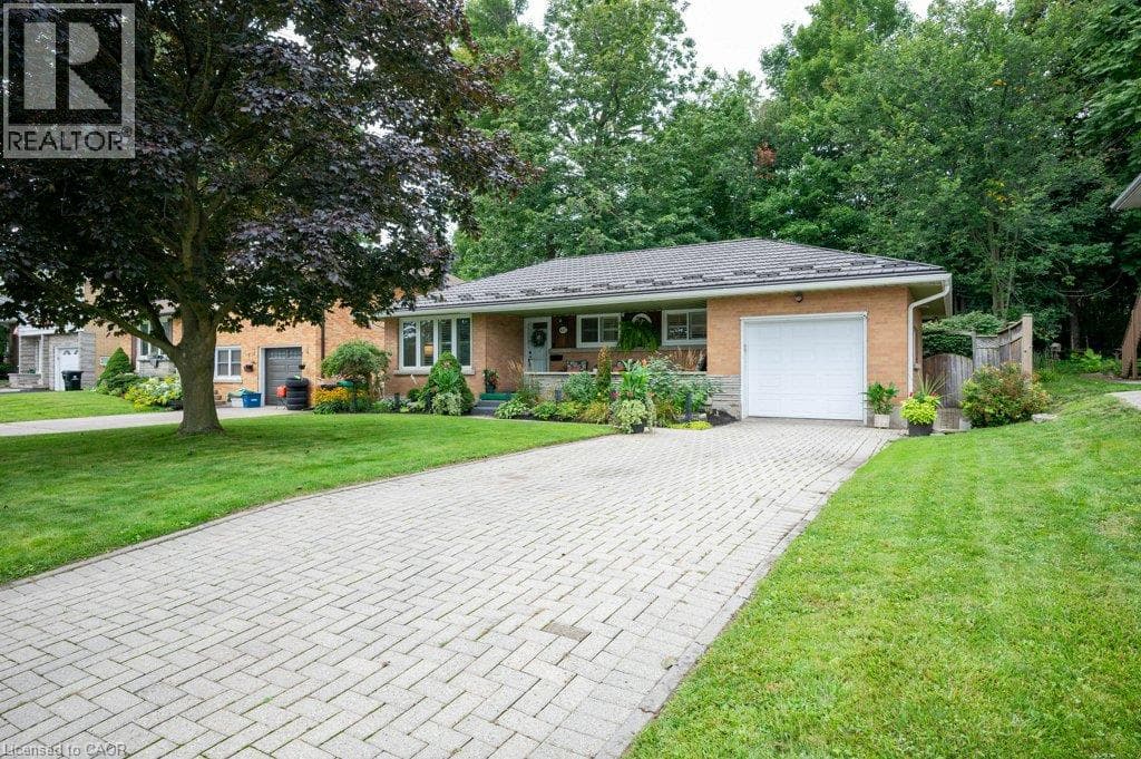 Single Family at 417 EDWIN Street, Kitchener, Ontario - Photo 5 - RE/MAX Garden City Realty