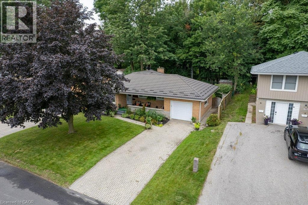 Single Family at 417 EDWIN Street, Kitchener, Ontario - Photo 6 - RE/MAX Garden City Realty