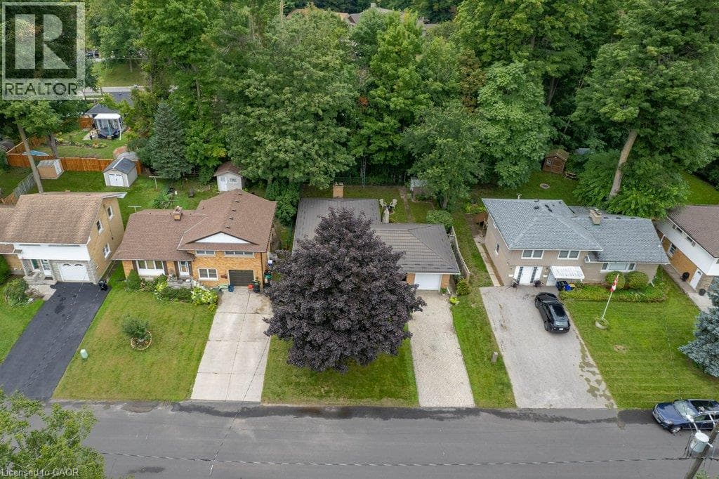 Single Family at 417 EDWIN Street, Kitchener, Ontario - Photo 7 - RE/MAX Garden City Realty