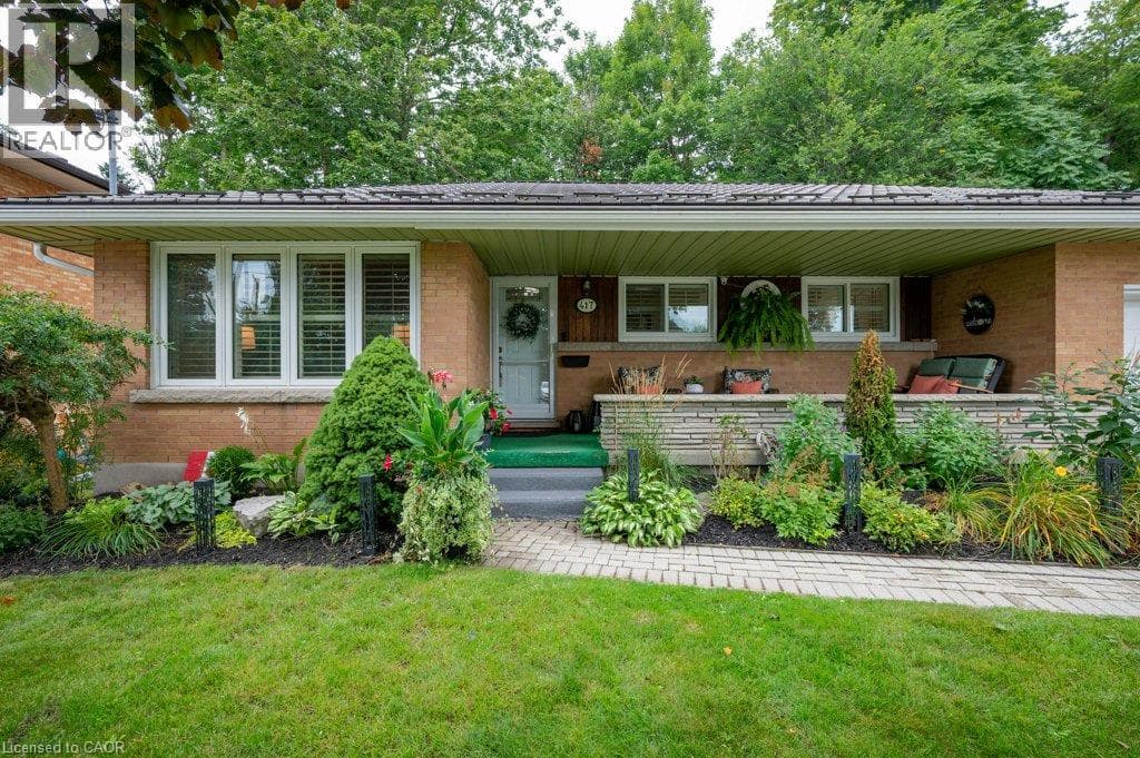 Single Family at 417 EDWIN Street, Kitchener, Ontario - Photo 2 - RE/MAX Garden City Realty
