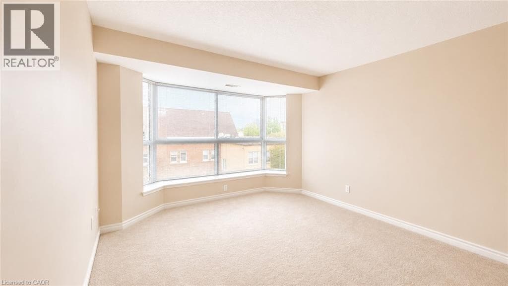Single Family at 404- 20 ST. GEORGE Street, Kitchener, Ontario - Photo 7 - RE/MAX Garden City Realty