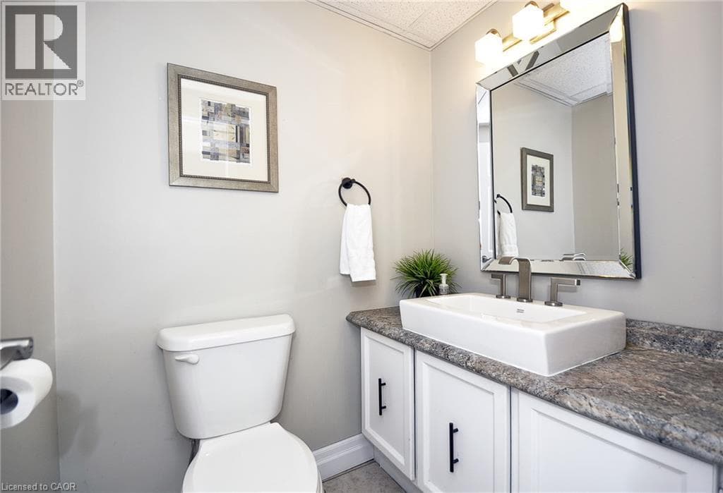 Single Family at 6 CRICKET HOLLOW Place, Kitchener, Ontario - Photo 10 - RE/MAX Garden City Realty