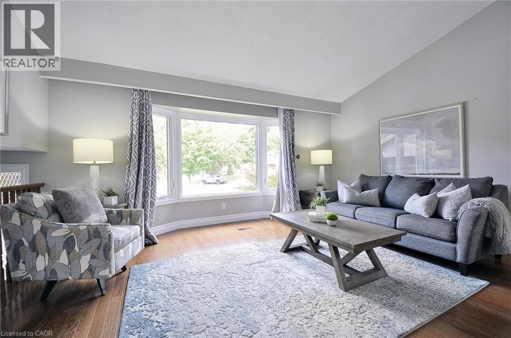 Single Family at 6 CRICKET HOLLOW Place, Kitchener, Ontario - Photo 4 - RE/MAX Garden City Realty