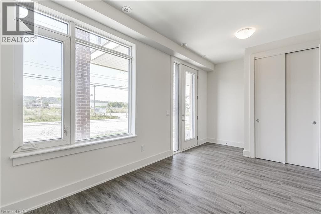 Single Family at 58 WINDWARD Drive, Grimsby, Ontario - Photo 7 - RE/MAX Garden City Realty