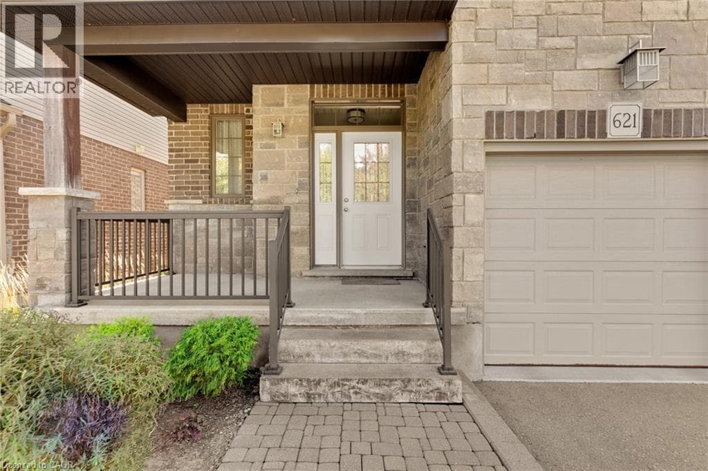 Single Family at 621 SUNDEW Drive, Waterloo, Ontario - Photo 4 - RE/MAX Garden City Realty