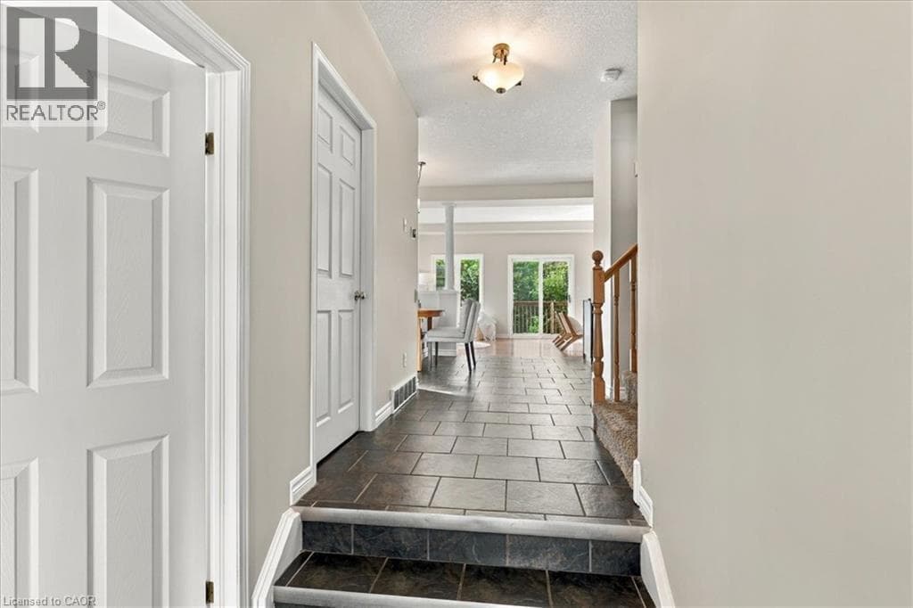Single Family at 430 MOUNTAIN LAUREL Crescent, Kitchener, Ontario - Photo 7 - RE/MAX Garden City Realty