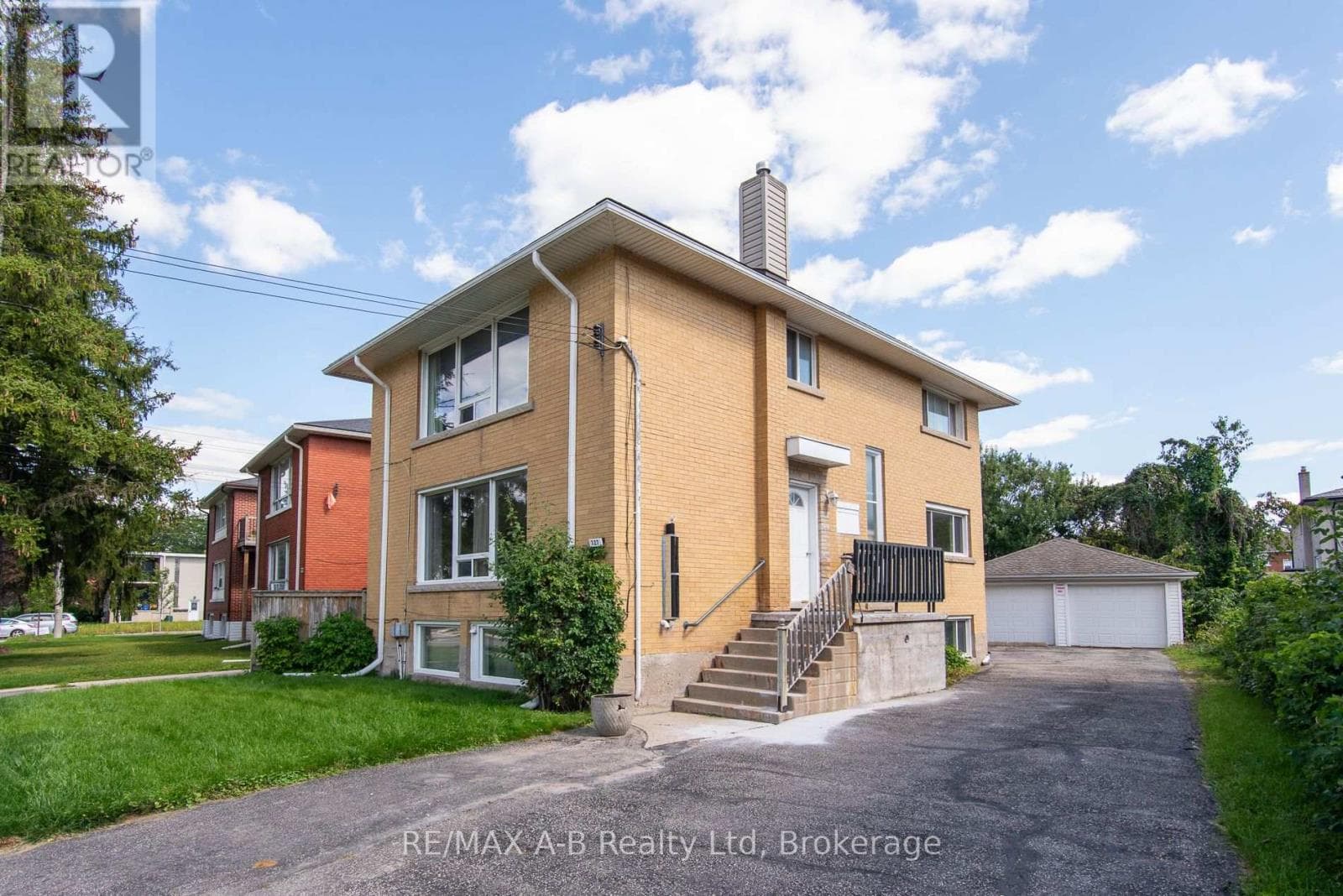 727 FREDERICK Street