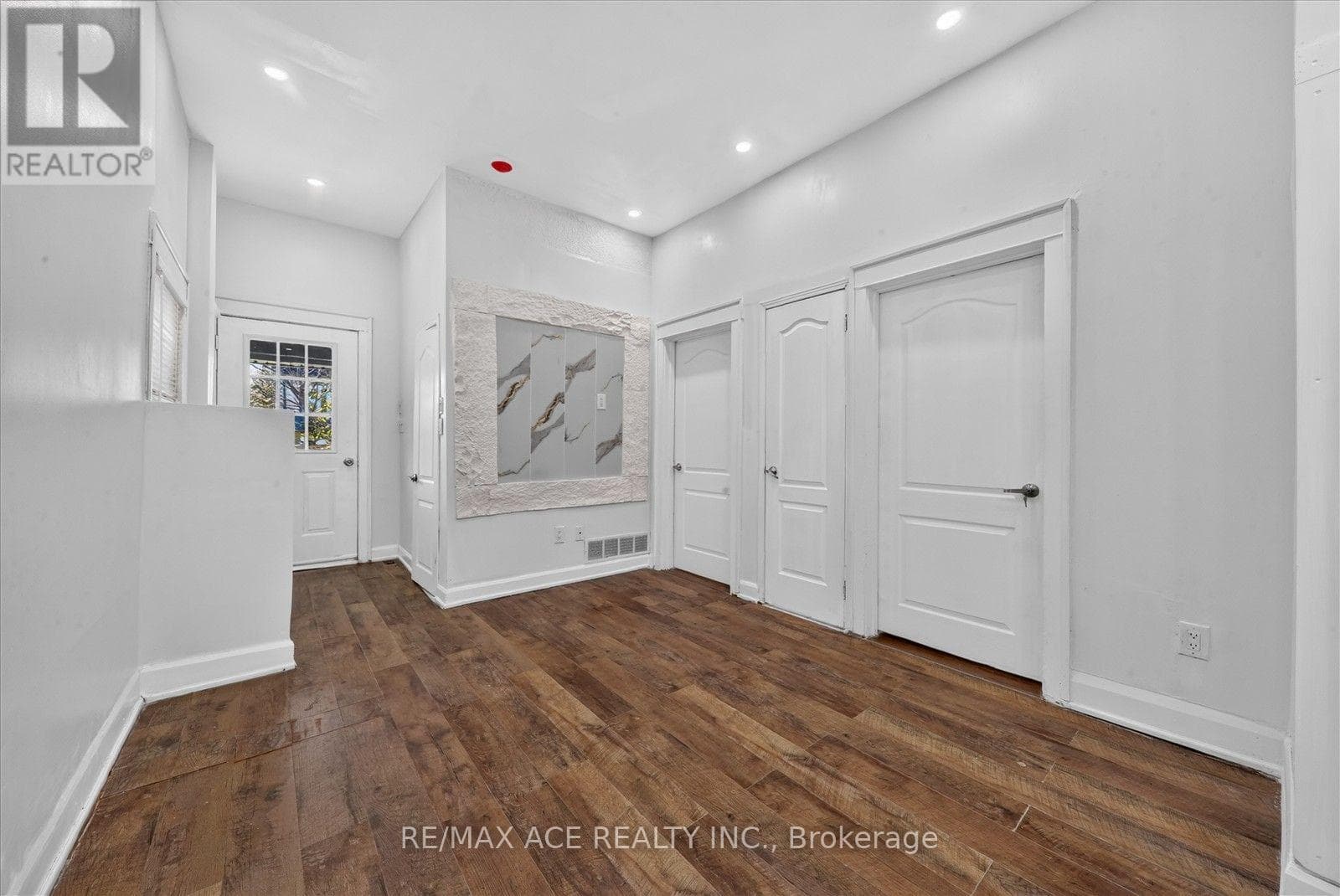Single Family at 47 Laurel Avenue, Toronto (Kennedy Park), Ontario - Photo 10 - RE/MAX Garden City Realty