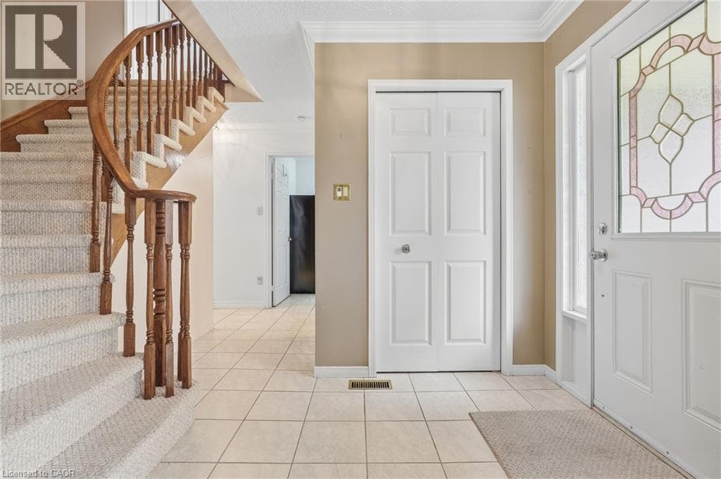 Single Family at 5 MICHELLE Drive, St. Catharines, Ontario - Photo 3 - RE/MAX Garden City Realty