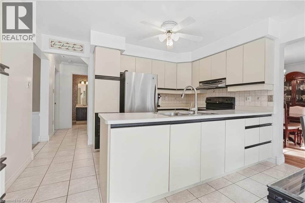 Single Family at 5 MICHELLE Drive, St. Catharines, Ontario - Photo 6 - RE/MAX Garden City Realty