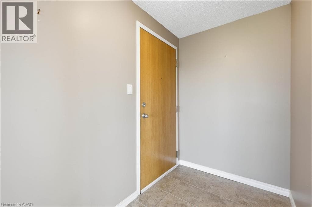 Single Family at 611- 55 BLUE SPRINGS Drive, Waterloo, Ontario - Photo 7 - RE/MAX Garden City Realty