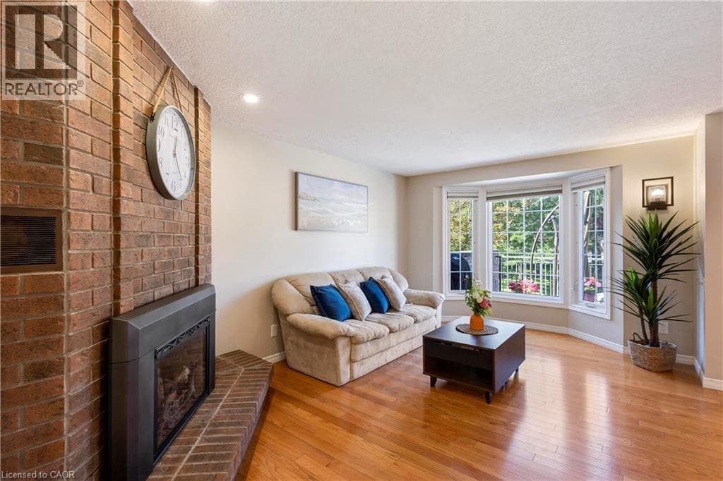 Single Family at 4- 475 BEECHWOOD Drive, Waterloo, Ontario - Photo 5 - RE/MAX Garden City Realty