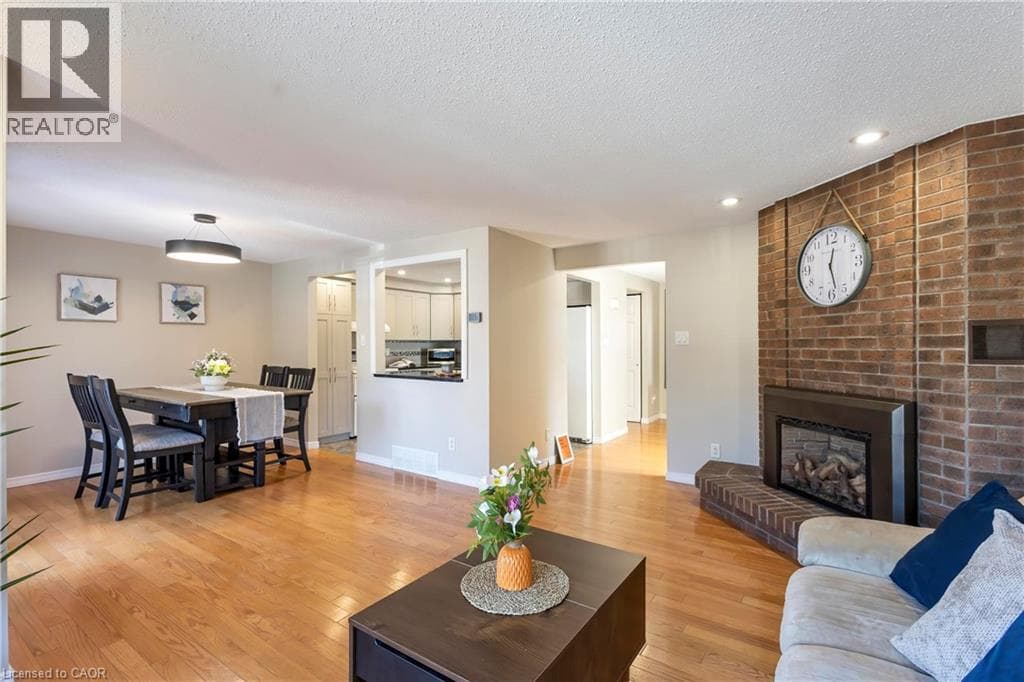 Single Family at 4- 475 BEECHWOOD Drive, Waterloo, Ontario - Photo 10 - RE/MAX Garden City Realty
