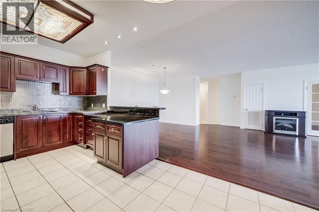 Single Family at 1403- 255 KEATS Way, Waterloo, Ontario - Photo 9 - RE/MAX Garden City Realty