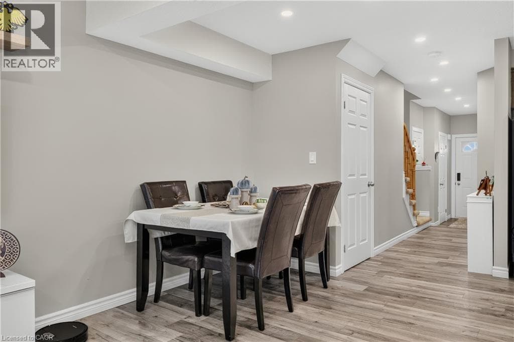 Single Family at 4- 975 STRASBURG Road, Kitchener, Ontario - Photo 7 - RE/MAX Garden City Realty