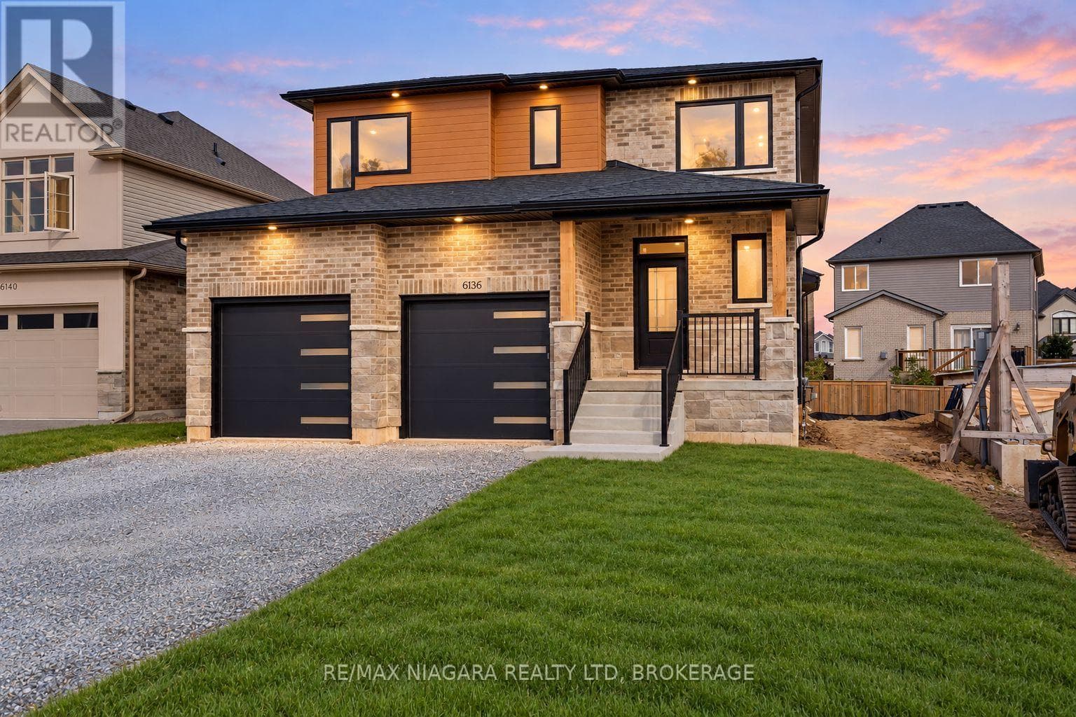 Single Family at 6136 Curlin Crescent, Niagara Falls (Forestview), Ontario - Photo 3 - RE/MAX Garden City Realty