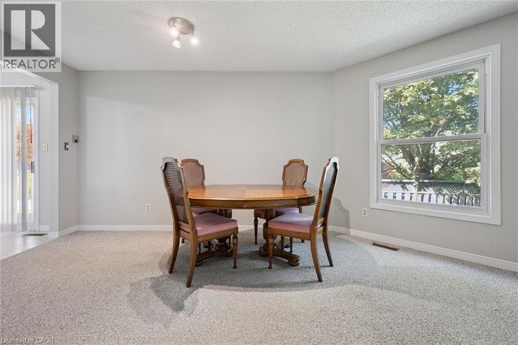 Single Family at 512 THORNDALE Drive, Waterloo, Ontario - Photo 10 - RE/MAX Garden City Realty