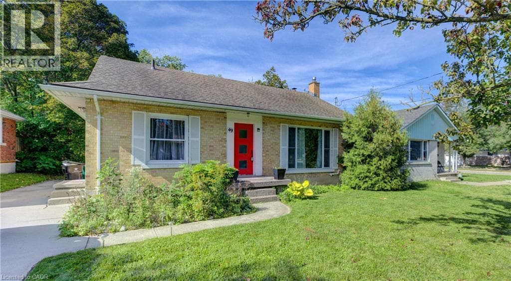 Single Family at 49 DIETZ Avenue, Waterloo, Ontario - Photo 5 - RE/MAX Garden City Realty