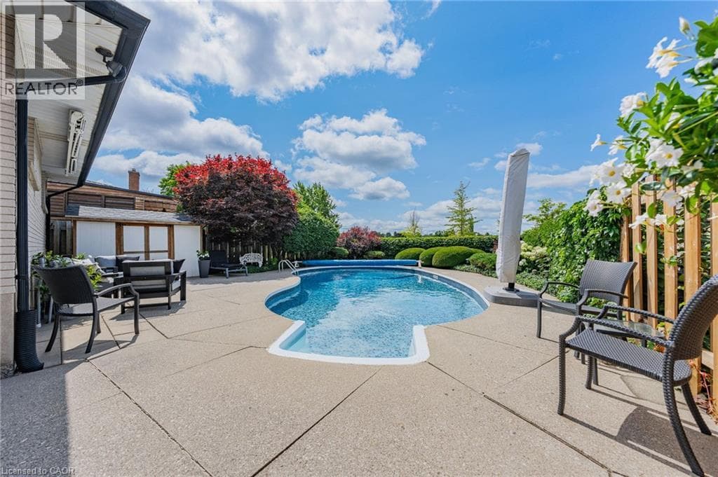 Single Family at 107 LAURENTIAN Drive, Kitchener, Ontario - Photo 4 - RE/MAX Garden City Realty