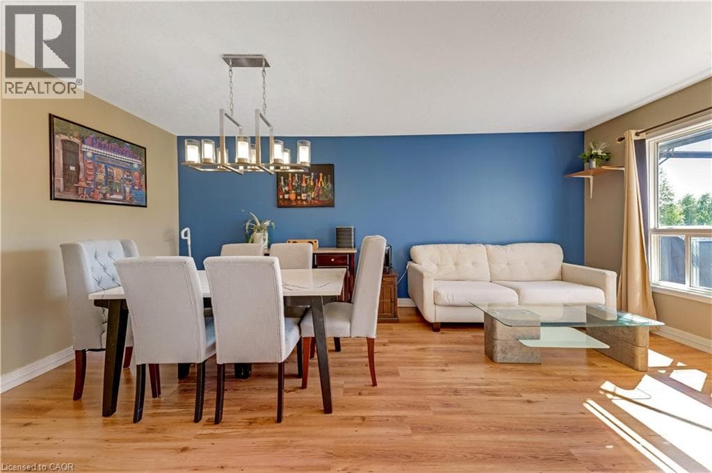 Single Family at 320 BRANDENBURG Place, Waterloo, Ontario - Photo 10 - RE/MAX Garden City Realty