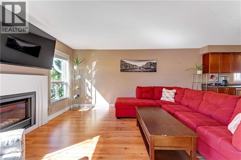 Single Family at 320 BRANDENBURG Place, Waterloo, Ontario - Photo 6 - RE/MAX Garden City Realty