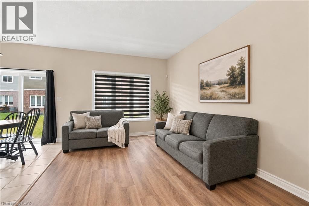 Single Family at 125 SUNFLOWER Place, Welland, Ontario - Photo 4 - RE/MAX Garden City Realty