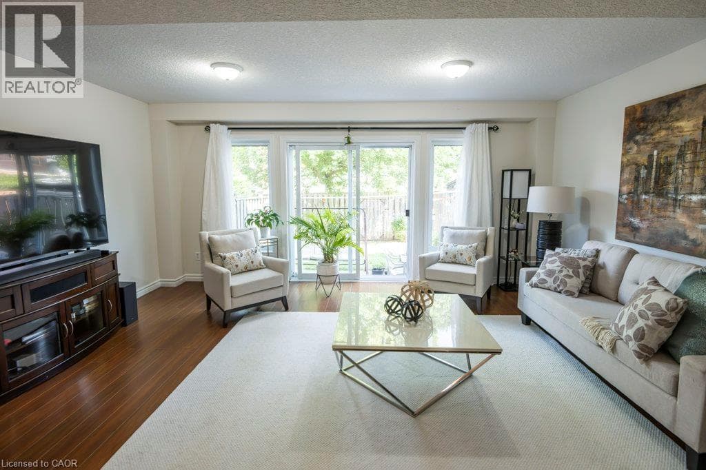 Single Family at 3- 975 STRASBURG Road, Kitchener, Ontario - Photo 10 - RE/MAX Garden City Realty