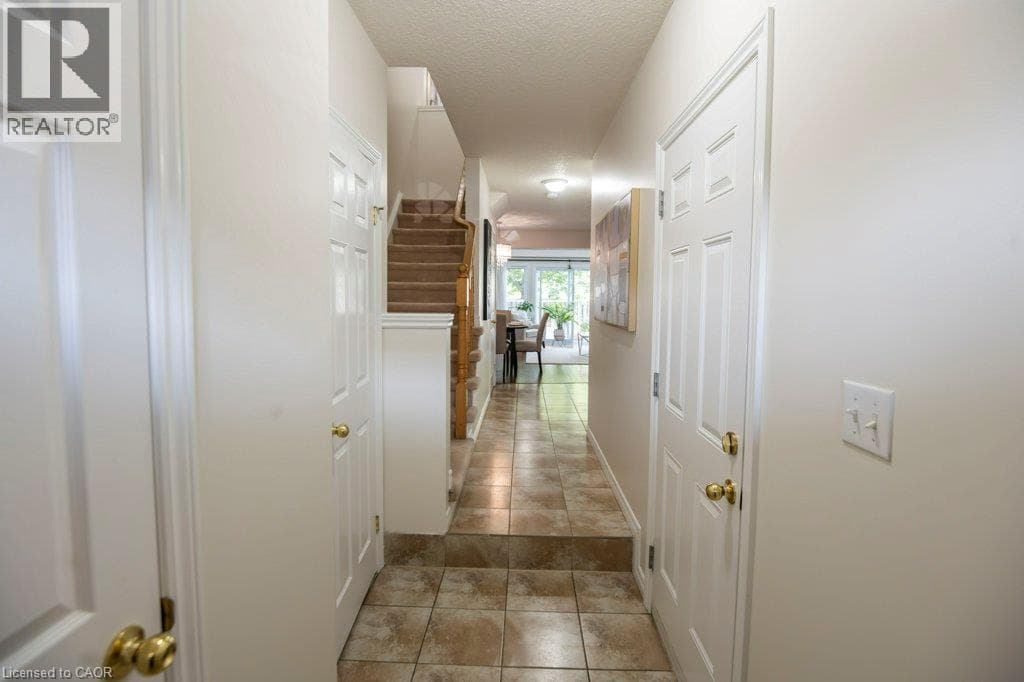 Single Family at 3- 975 STRASBURG Road, Kitchener, Ontario - Photo 5 - RE/MAX Garden City Realty