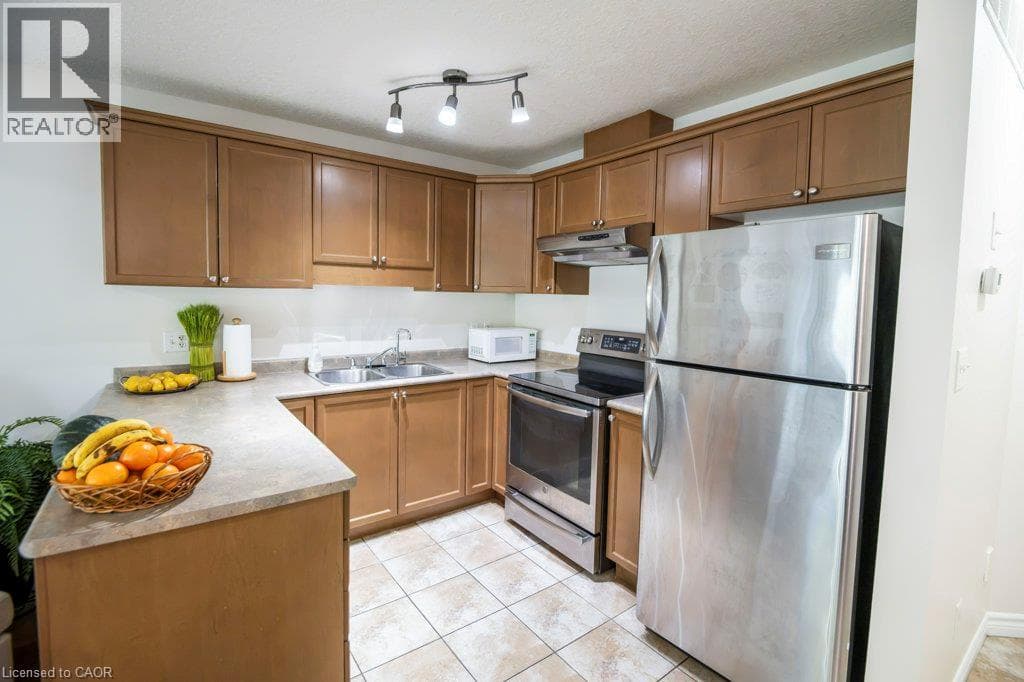 Single Family at 3- 975 STRASBURG Road, Kitchener, Ontario - Photo 6 - RE/MAX Garden City Realty