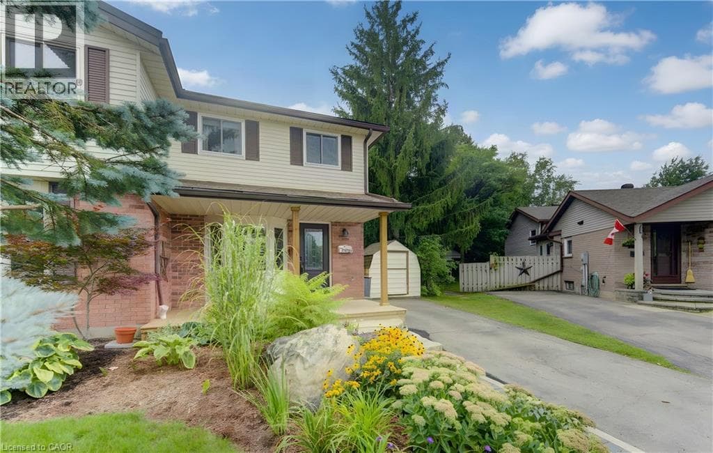 Single Family at 309 MAYVIEW Crescent, Waterloo, Ontario - Photo 4 - RE/MAX Garden City Realty