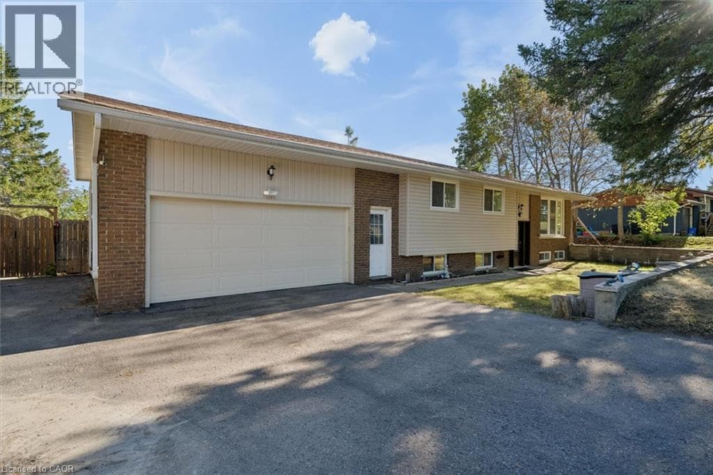 Single Family at 210 PATRICIA Crescent, Selwyn, Ontario - Photo 4 - RE/MAX Garden City Realty